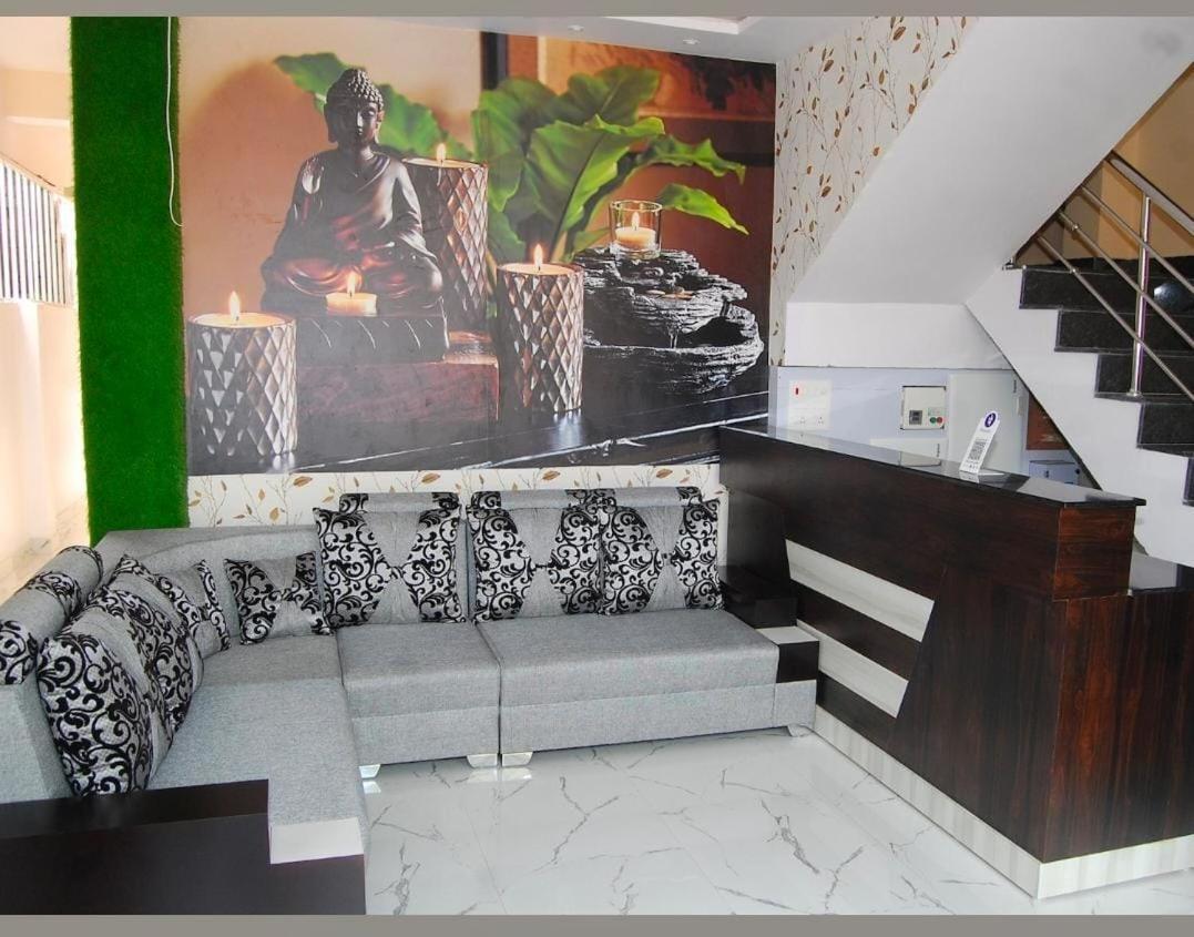 Varun Residency بهادراتشالام المظهر الخارجي الصورة